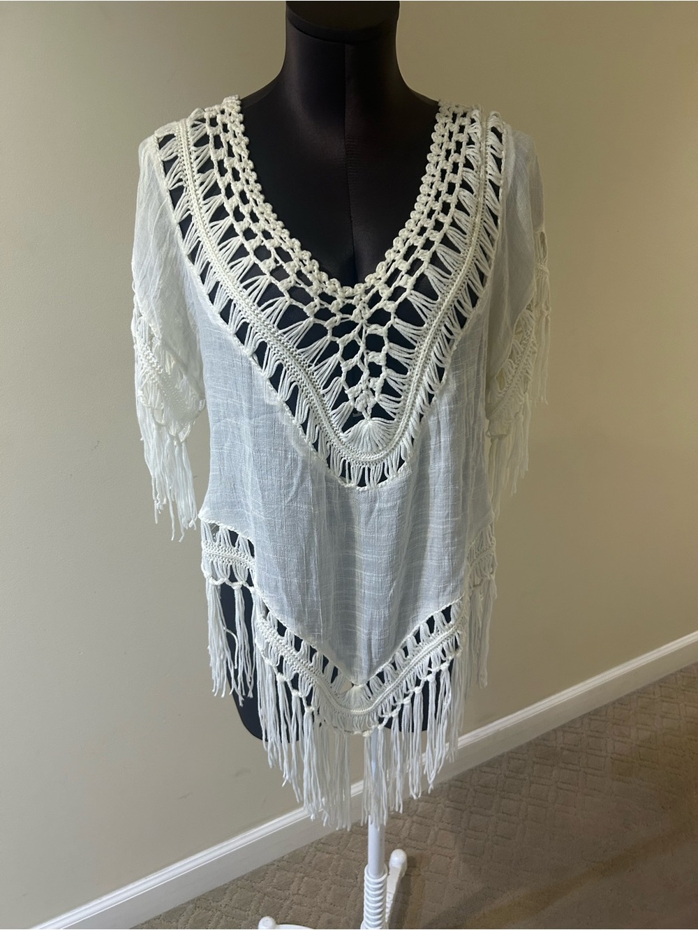 Cecico White Crochet Fringe Beach Coverup Tunic size L